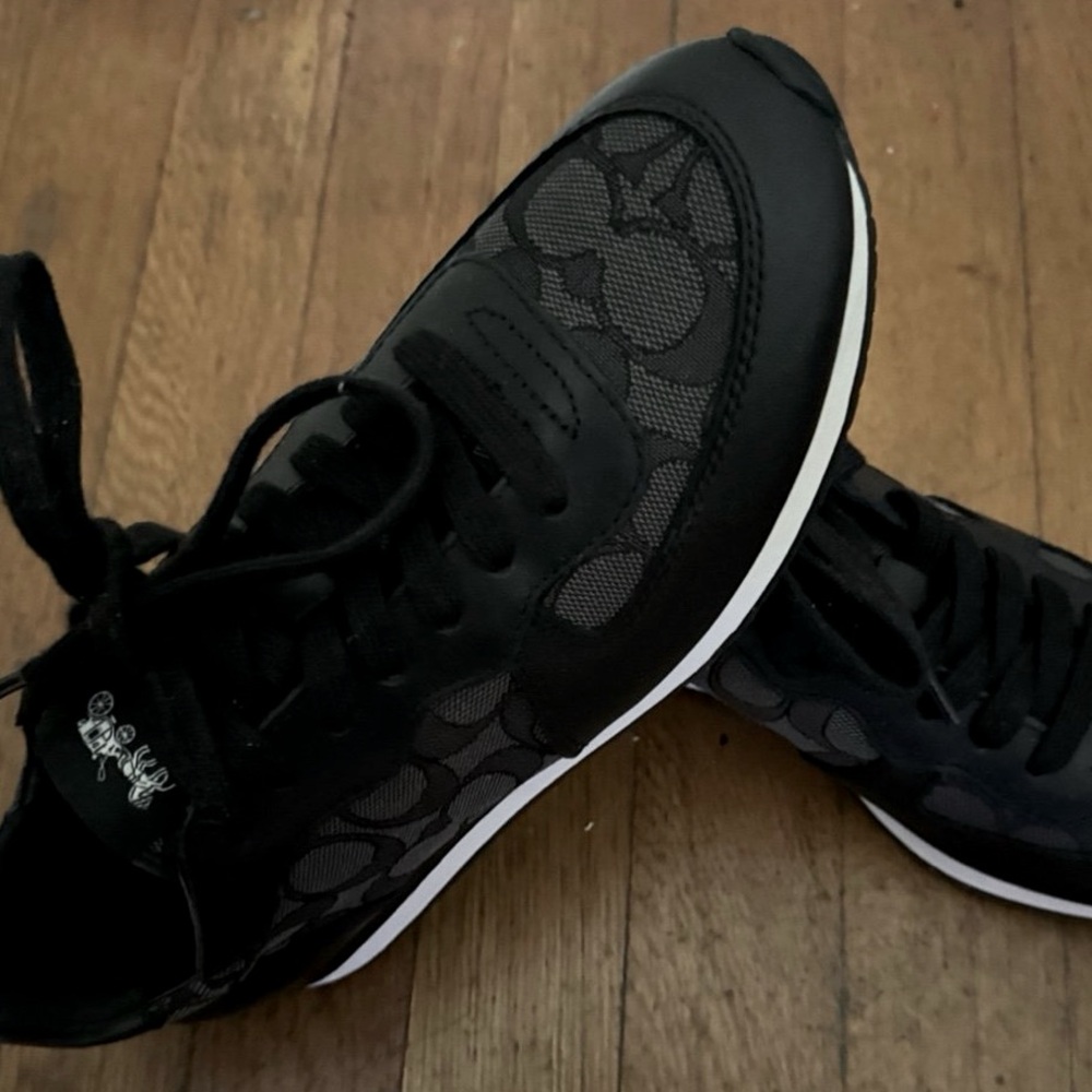 Coach Sneakers — Farrah Signature Jacquard in Black (Size 7.5)